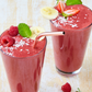 Smoothie multivitaminés aux fruits lyophilisés de banane, fraise et framboise. Préparation 100% pur fruit et sans sucre ajouté.